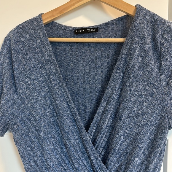 Blue mini dress - Picture 2 of 3